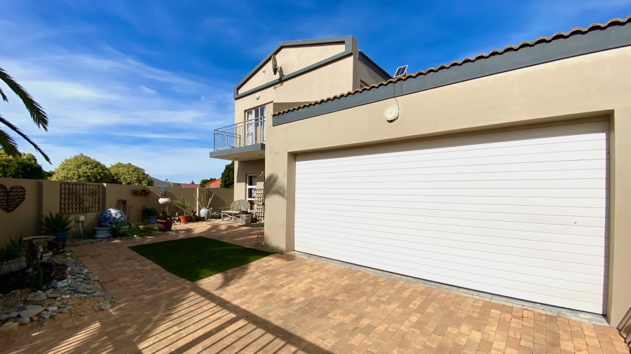 3 Bedroom Property for Sale in Velddrif Western Cape